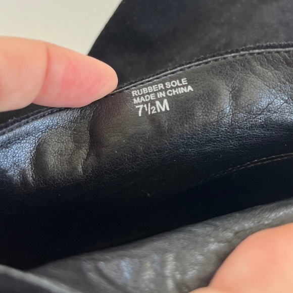 Ann Taylor Sz 7.5 Black Suede Leather Booties Black Heel Boots Back Zip Closure - Picture 2 of 8